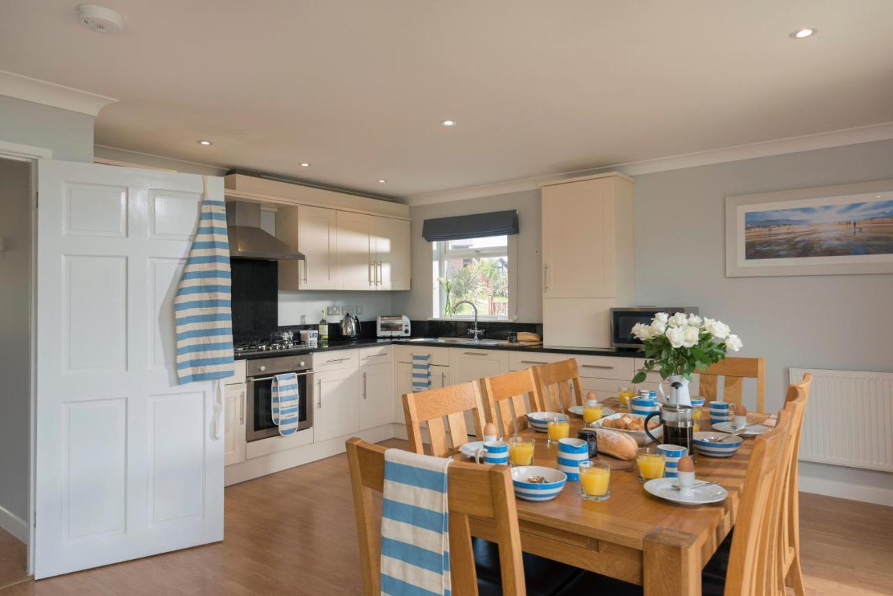 Fistral Hot Tub House For 8 On Retallack Resort Newquay  Luaran gambar